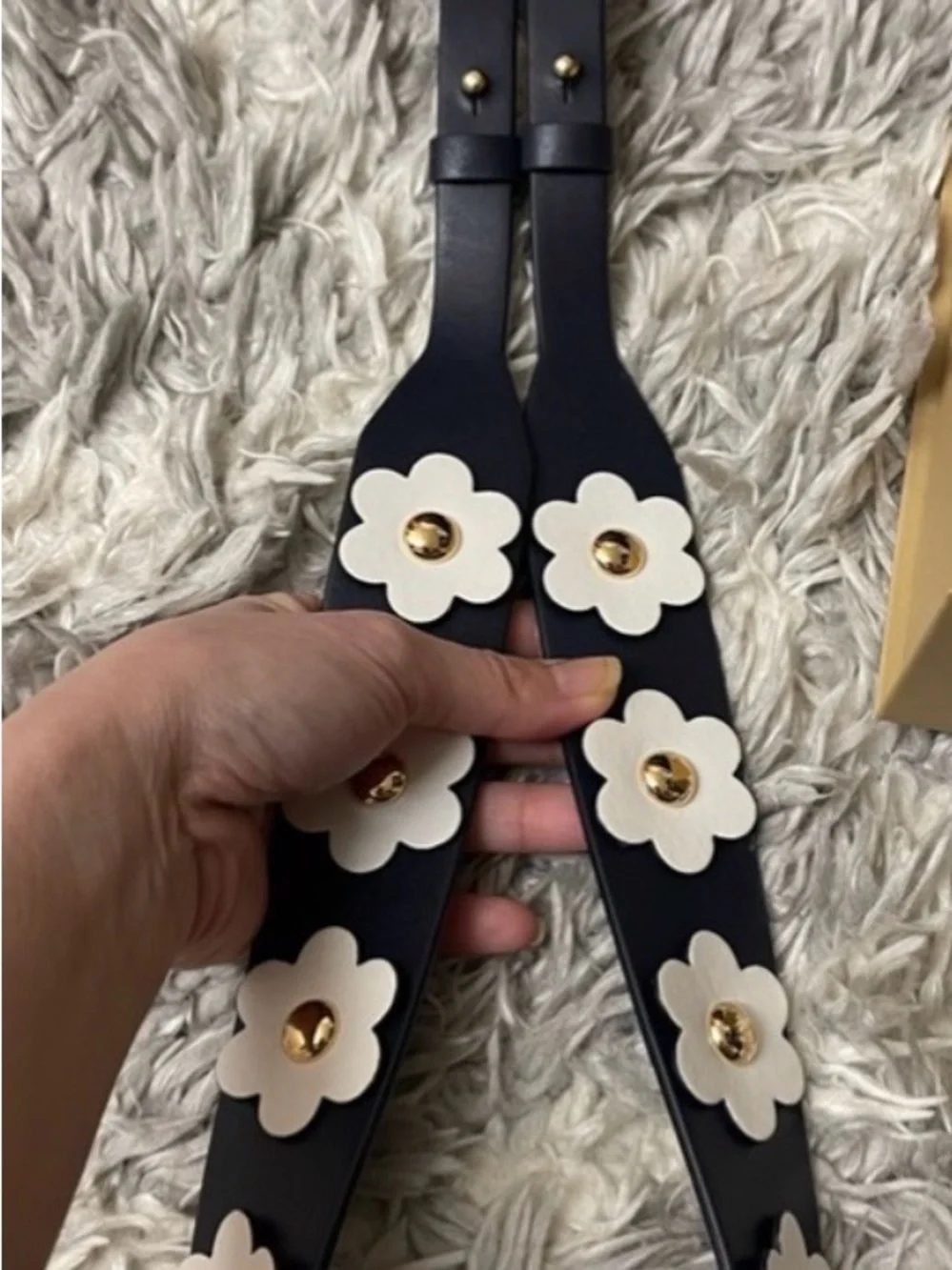 Michael Kor/MK Black Floral Appliqué Bag Strap, guitar strap 🌼 NWT- - Picture 3 of 14